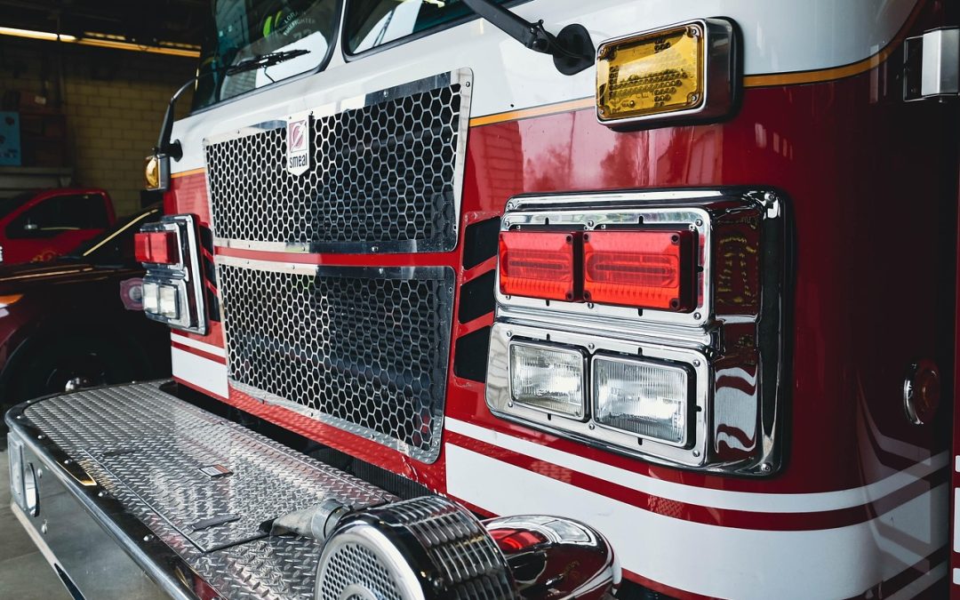 Dinas Damkar Kotawaringin Timur Bantu Tabrakan Kendaraan di SPBU